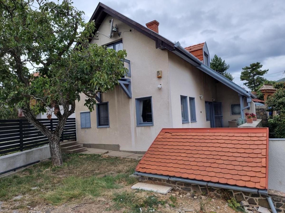 Apartament Apartmanhaz 2-6 Fonek Pécs Zewnętrze zdjęcie